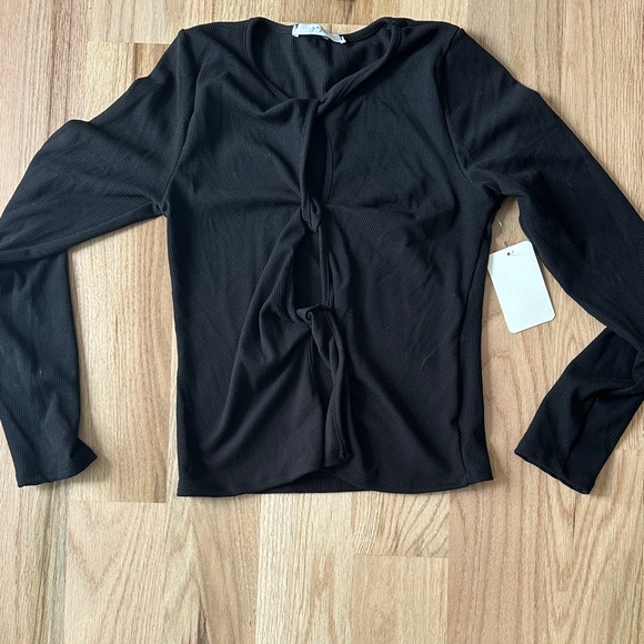 Black Knotted front Women's Top - Picture 1 of 1